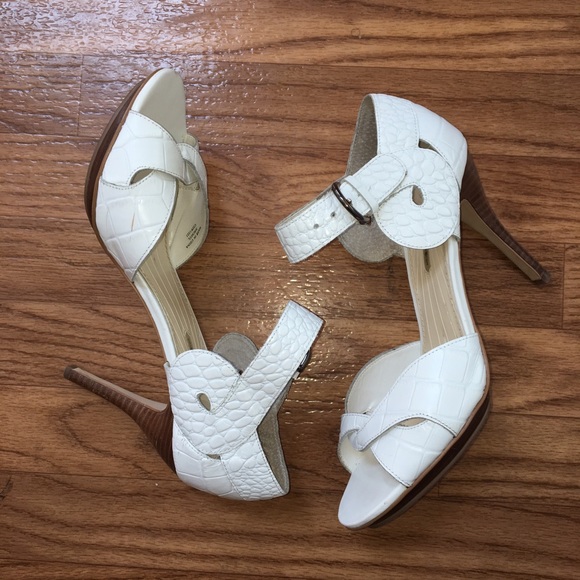 Sold-Max Studio White Croc Leather Platform Ankle Strap - Picture 7 of 8